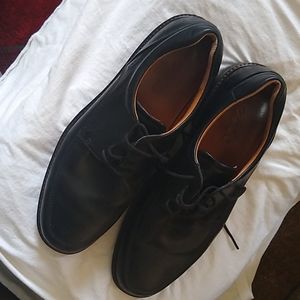 Men's dress shoes